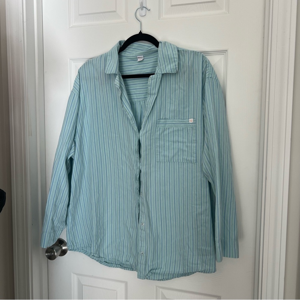 Old Navy Blue Striped Lightweight Button-Up Shirt | Size XL